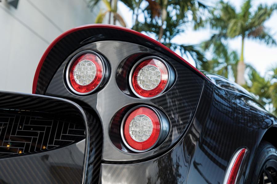 Детали экстерьера Pagani Huayra Roadster (94 of 100) 2017 года  (NA) (фото 50 из 61)